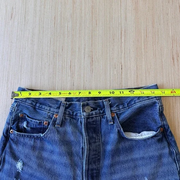 Women’s Levi’s Jeans 29 X 28 - Picture 2 of 7